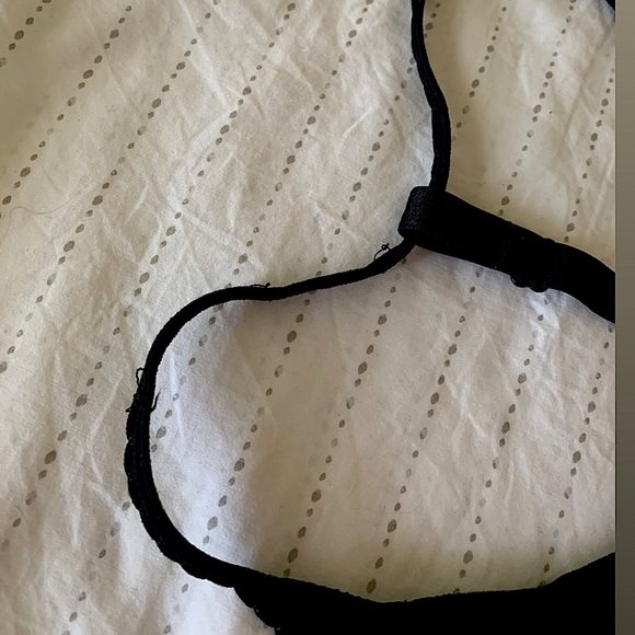 Lululemon Aphrodite Tank, Black, Sz 6 - Picture 4 of 10